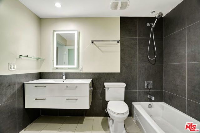 939 S Broadway 802, Los Angeles, CA 90015