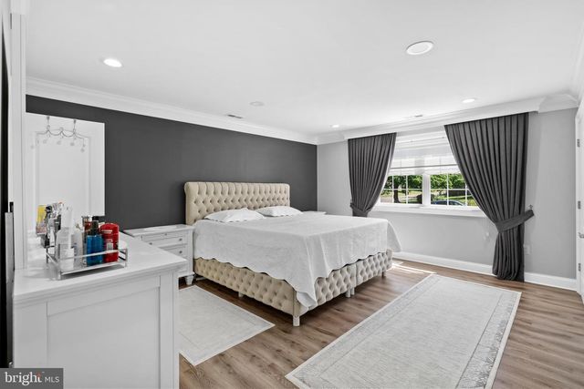 57 RUST HILL RD, Levittown, PA 19056