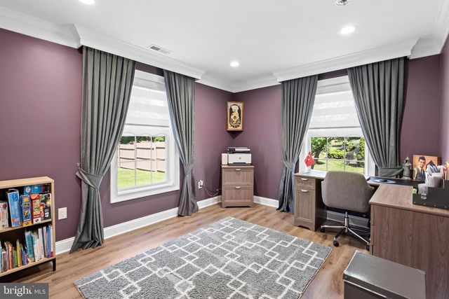 57 RUST HILL RD, Levittown, PA 19056