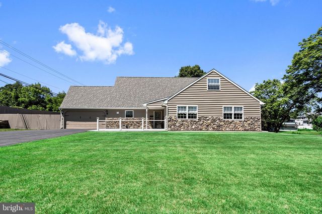 57 RUST HILL RD, Levittown, PA 19056