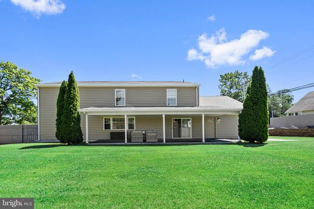 57 RUST HILL RD, Levittown, PA 19056