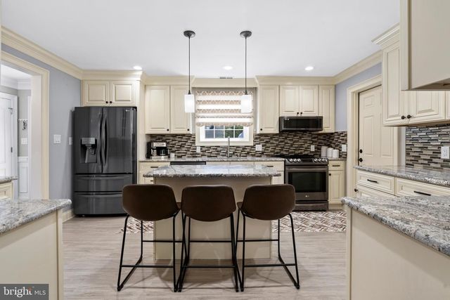 57 RUST HILL RD, Levittown, PA 19056