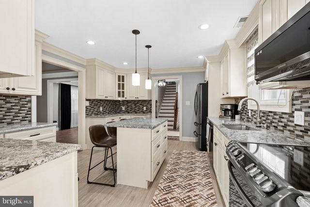 57 RUST HILL RD, Levittown, PA 19056