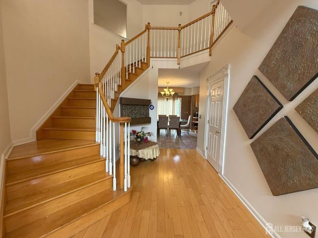 28 Renk Farm Drive, South Brunswick, NJ 08852