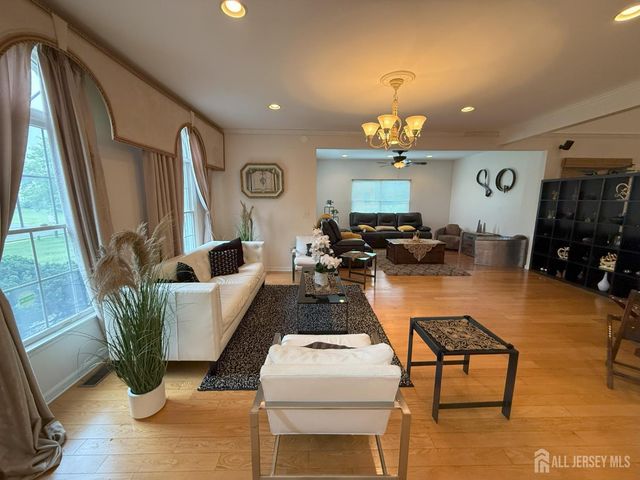 28 Renk Farm Drive, South Brunswick, NJ 08852