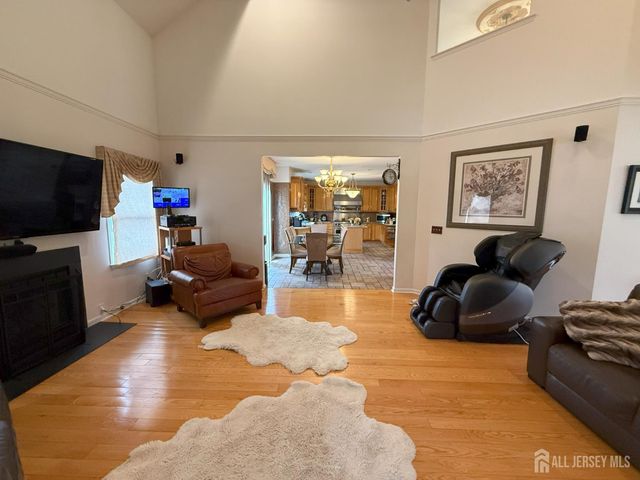 28 Renk Farm Drive, South Brunswick, NJ 08852