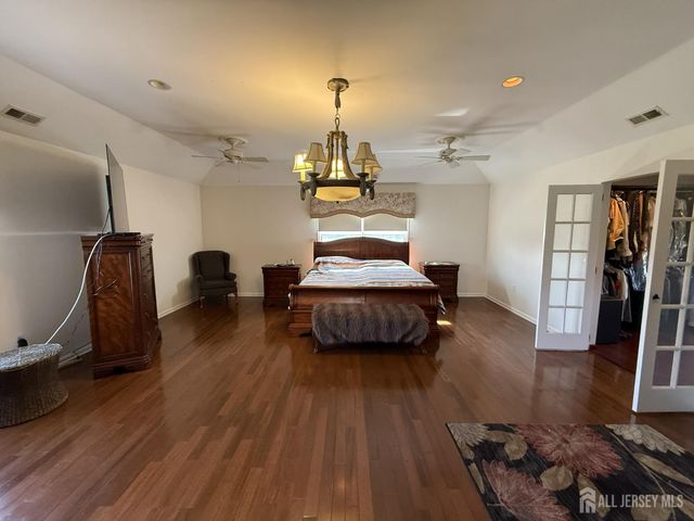 28 Renk Farm Drive, South Brunswick, NJ 08852