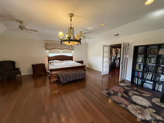 28 Renk Farm Drive, South Brunswick, NJ 08852