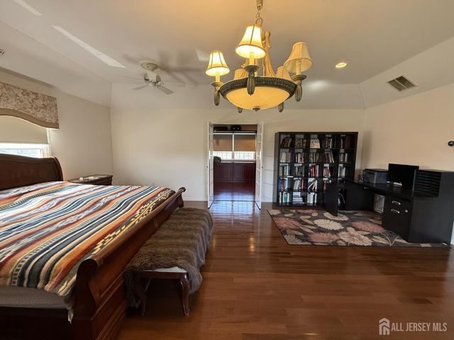 28 Renk Farm Drive, South Brunswick, NJ 08852