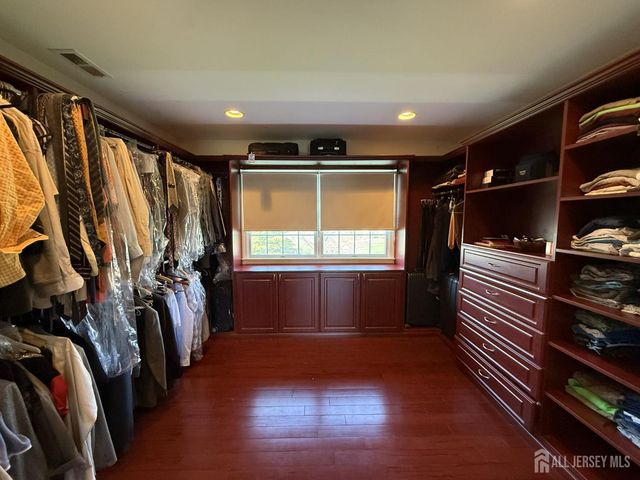 28 Renk Farm Drive, South Brunswick, NJ 08852