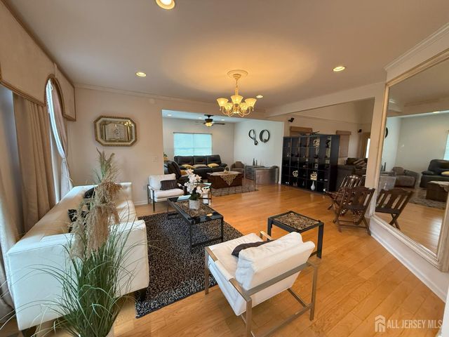 28 Renk Farm Drive, South Brunswick, NJ 08852