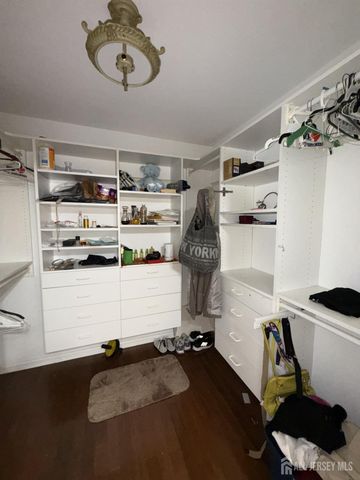 28 Renk Farm Drive, South Brunswick, NJ 08852