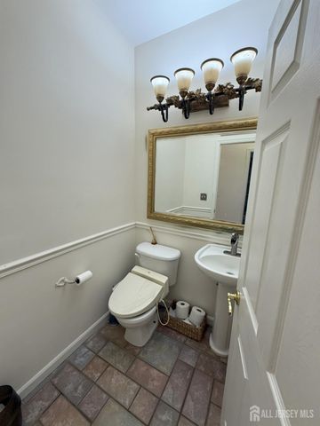 28 Renk Farm Drive, South Brunswick, NJ 08852