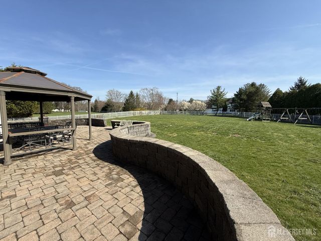 28 Renk Farm Drive, South Brunswick, NJ 08852