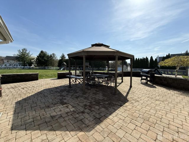 28 Renk Farm Drive, South Brunswick, NJ 08852