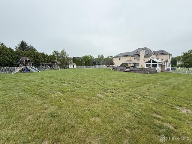 28 Renk Farm Drive, South Brunswick, NJ 08852