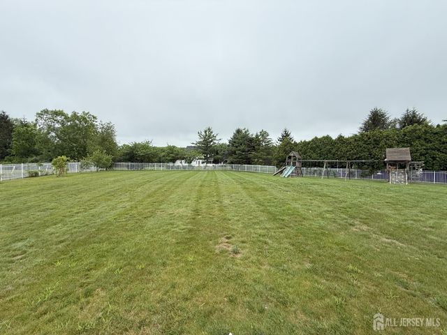 28 Renk Farm Drive, South Brunswick, NJ 08852