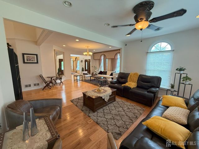 28 Renk Farm Drive, South Brunswick, NJ 08852