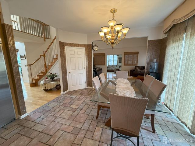 28 Renk Farm Drive, South Brunswick, NJ 08852