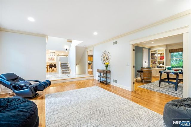 41 Downey Drive, Tenafly, NJ 07670