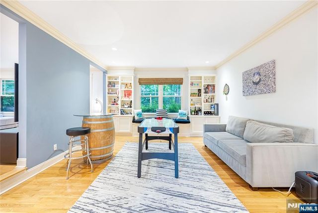 41 Downey Drive, Tenafly, NJ 07670