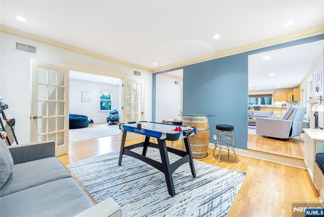 41 Downey Drive, Tenafly, NJ 07670