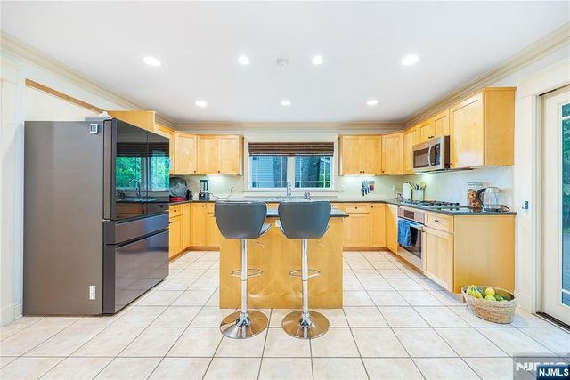 41 Downey Drive, Tenafly, NJ 07670