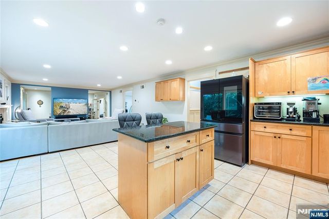 41 Downey Drive, Tenafly, NJ 07670