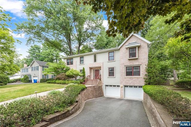 41 Downey Drive, Tenafly, NJ 07670