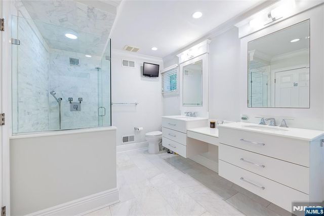 41 Downey Drive, Tenafly, NJ 07670