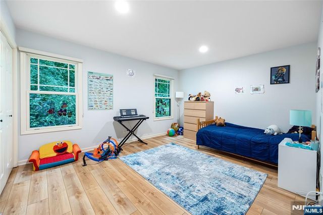41 Downey Drive, Tenafly, NJ 07670