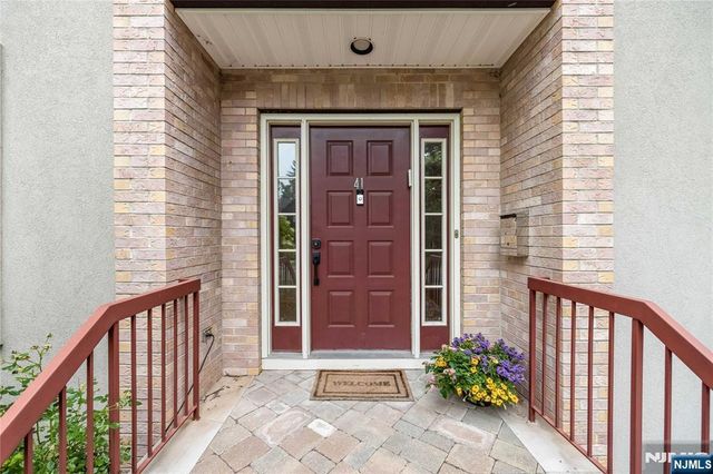 41 Downey Drive, Tenafly, NJ 07670