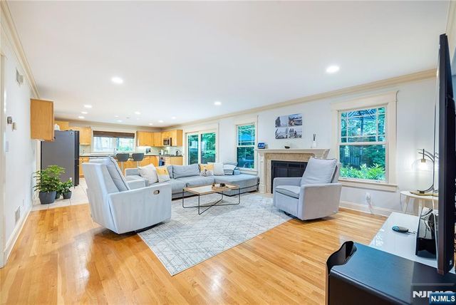 41 Downey Drive, Tenafly, NJ 07670