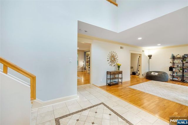 41 Downey Drive, Tenafly, NJ 07670