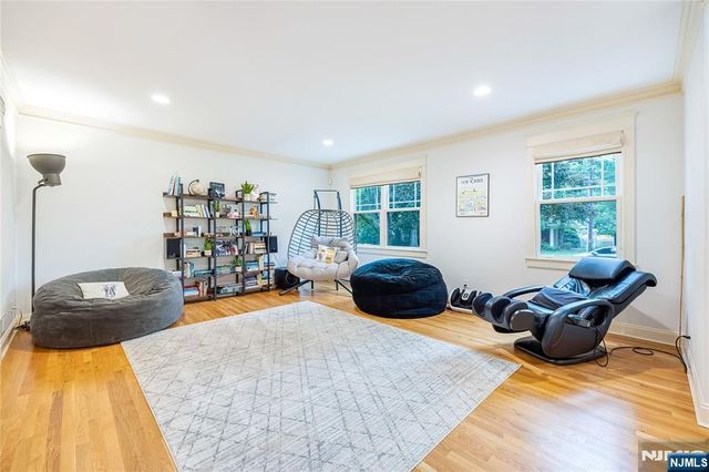 41 Downey Drive, Tenafly, NJ 07670