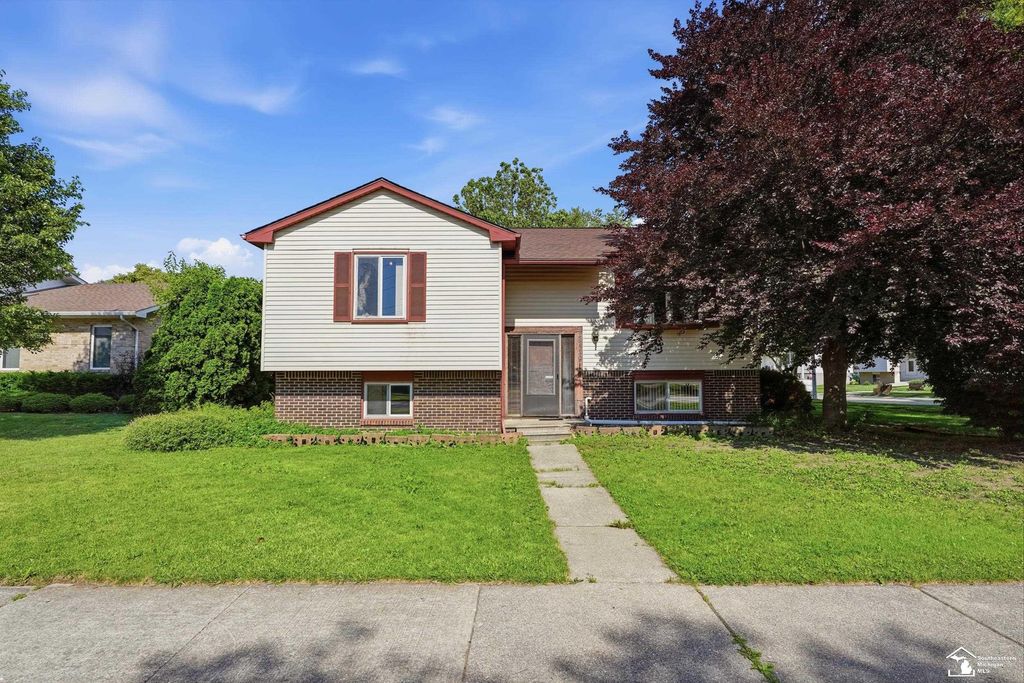 24539 Westpoint Avenue, Trenton, MI 48183