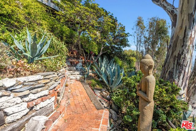 1394 Miller Drive, Los Angeles, CA 90069