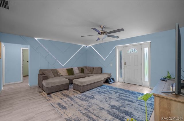 2925 W Birds Nest Drive, Beverly Hills, FL 34465