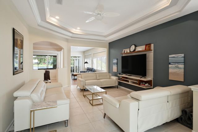 4626 NW Wandering Oak Court, Jensen Beach, FL 34957