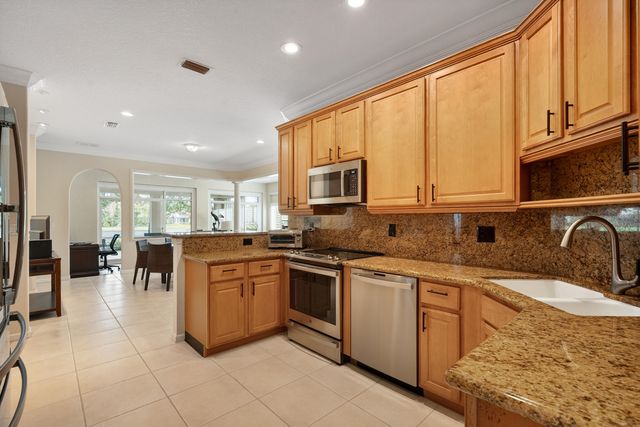 4626 NW Wandering Oak Court, Jensen Beach, FL 34957