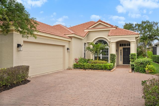 4626 NW Wandering Oak Court, Jensen Beach, FL 34957
