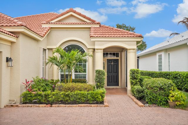 4626 NW Wandering Oak Court, Jensen Beach, FL 34957