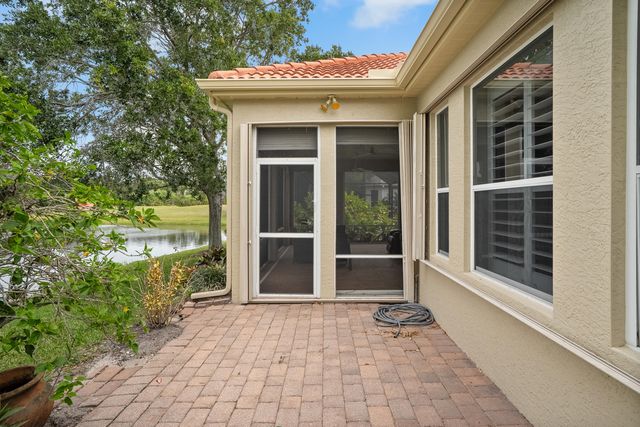 4626 NW Wandering Oak Court, Jensen Beach, FL 34957