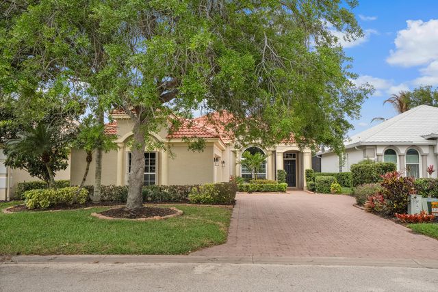 4626 NW Wandering Oak Court, Jensen Beach, FL 34957