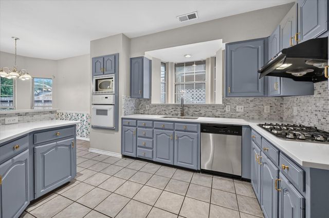 1225 Sam Dennis Drive, Lewisville, TX 75077