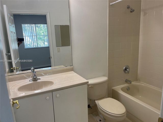 2833 SW 82nd Avenue 104, Miramar, FL 33025