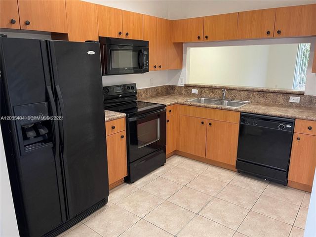 2833 SW 82nd Avenue 104, Miramar, FL 33025