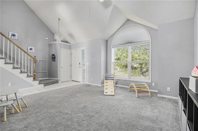 2417 SW Woodhaven Lane, Lee's Summit, MO 64082