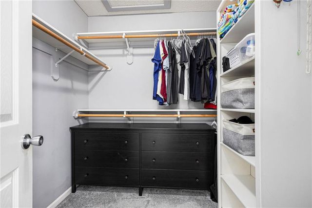 2417 SW Woodhaven Lane, Lee's Summit, MO 64082