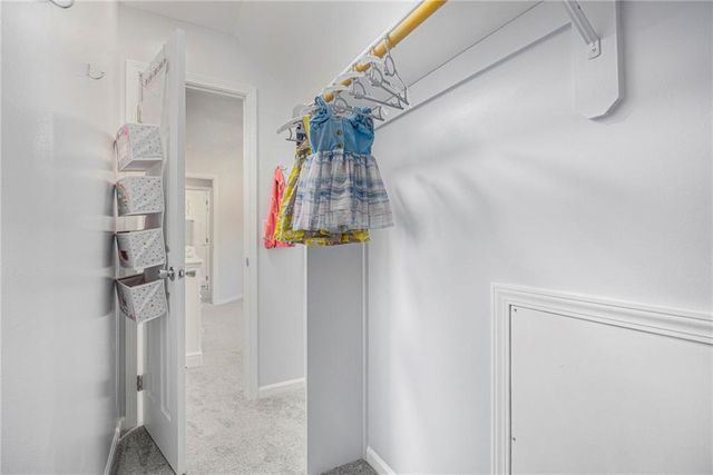 2417 SW Woodhaven Lane, Lee's Summit, MO 64082